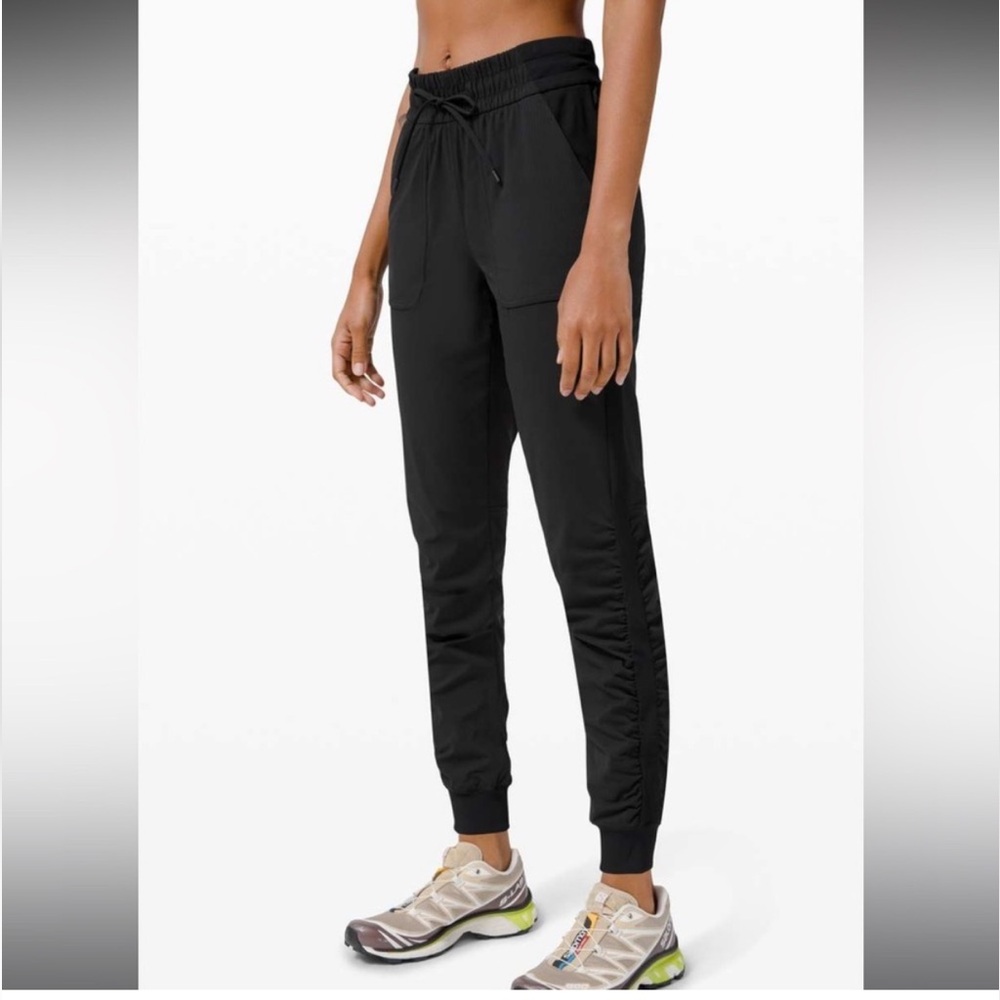 lululemon Beyond the Studio Jogger - Black - Size 4